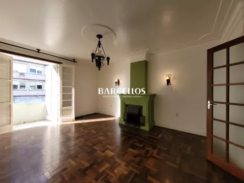 Apto com 3 quartos, 2 banheiros e 130m² à venda no bairro Santana, Porto Alegre