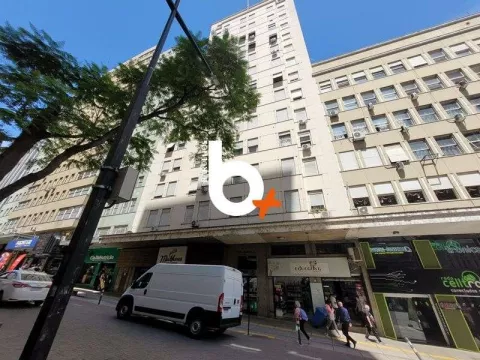 Apto com 1 quarto, 1 banheiro e 28m² à venda no bairro Centro, Porto Alegre