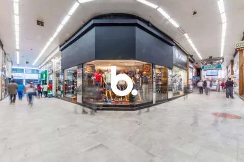 Sala Comercial de 53m² na Galeria Malcon – Frente para a Rua dos Andradas